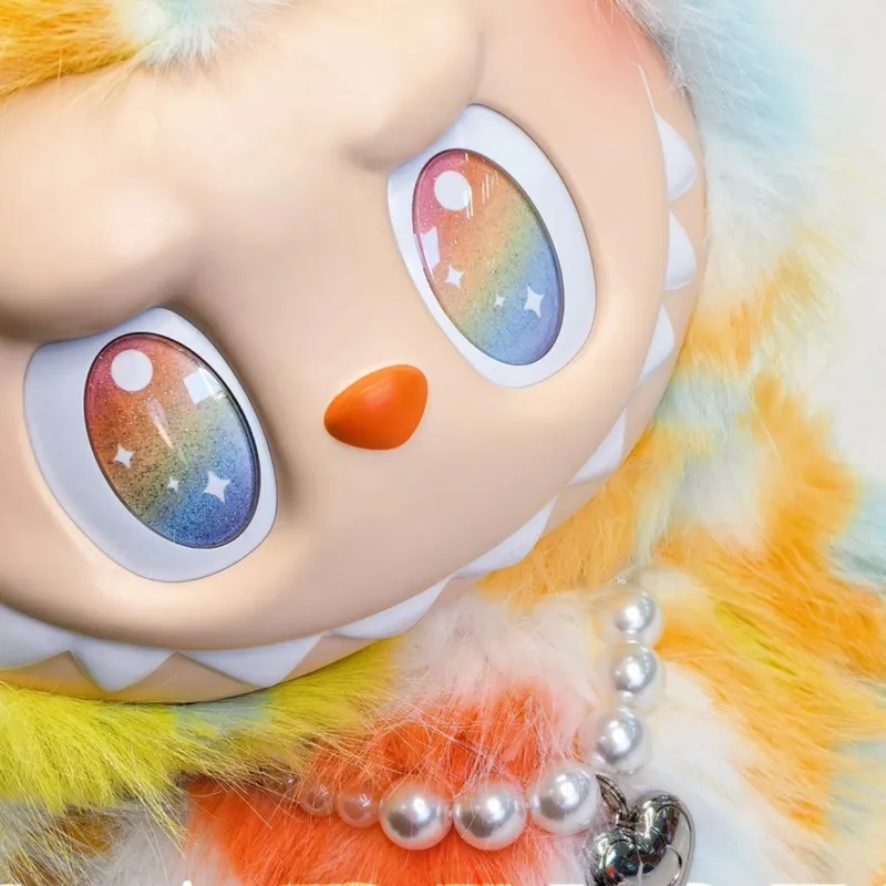 POP MART, LABUBU LES MONSTRES (Série High Energy Ahead), ROCK THE UNIVERSE (Telure rayée, rendu), Collier cœur, Peluche